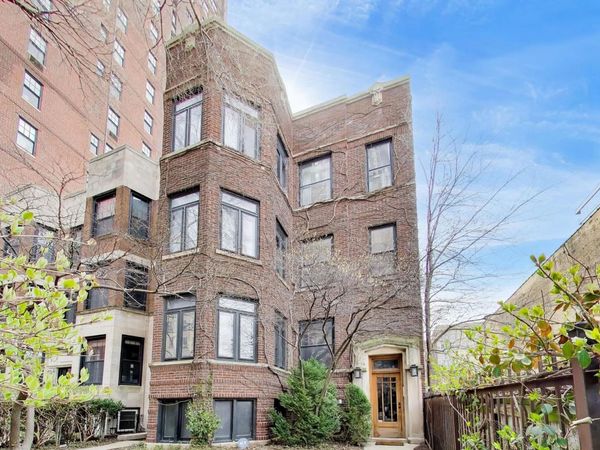 433 W Melrose Street, Unit 1, Chicago, IL 60657