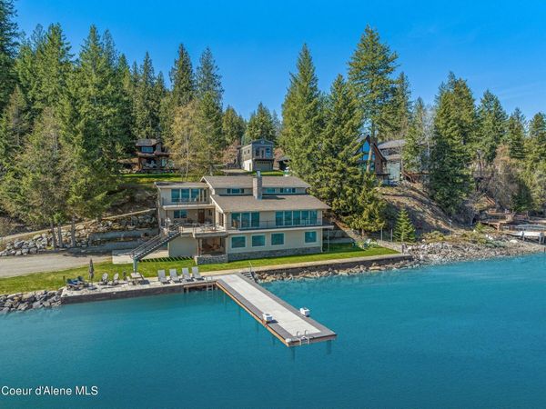 2537 Lakeshore Dr, Sagle, ID 83860