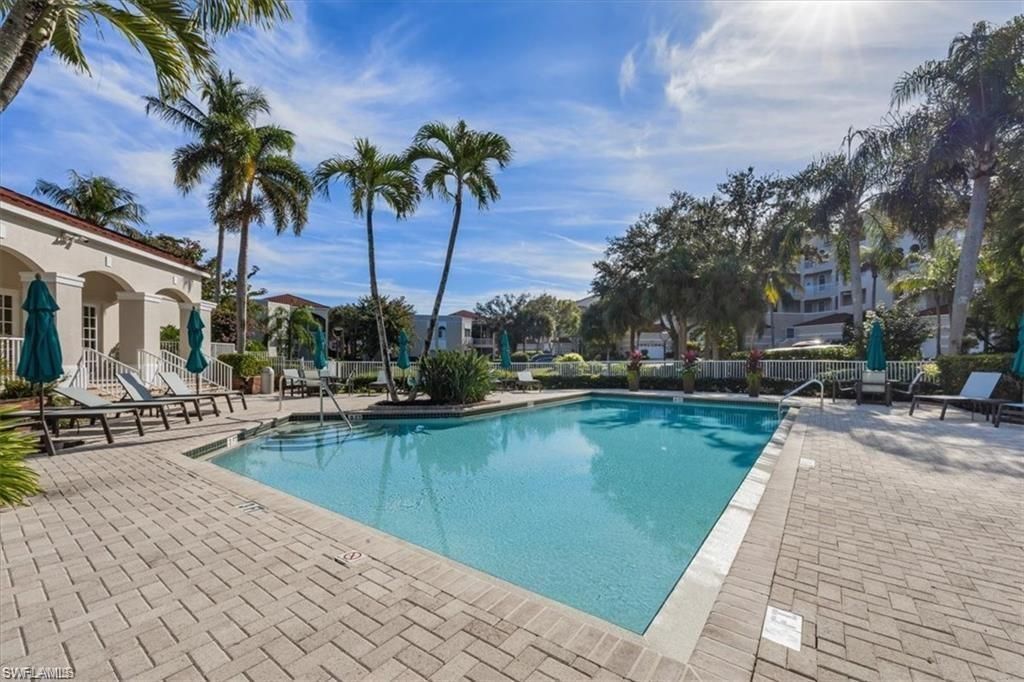 1505 Clermont Dr, Unit B202, Naples, FL 34109 Photo