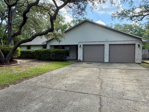 606 E Greenwood Cove, Niceville, FL 32578