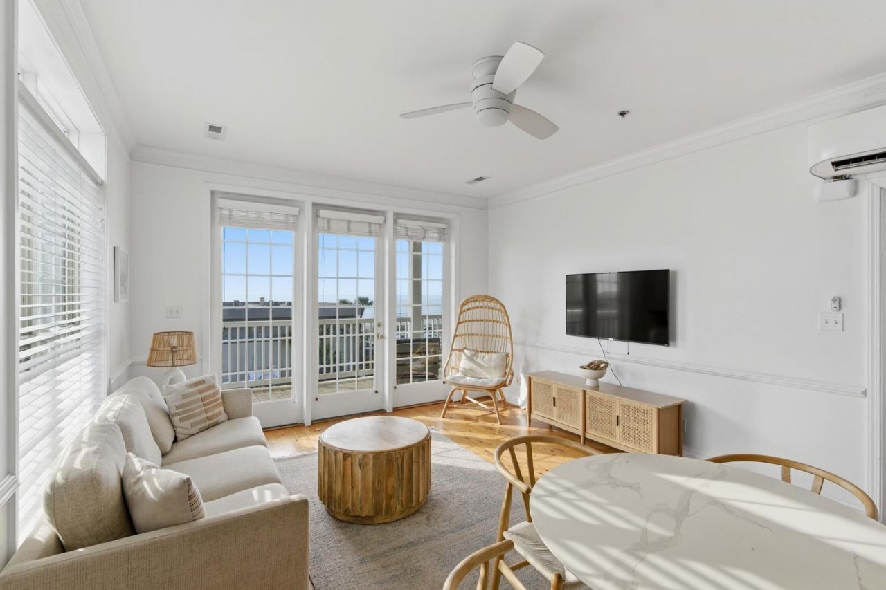 106 W Arctic Avenue Photo 7