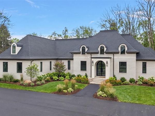 5560 Sheldon Road, Oakland Twp, MI 48306