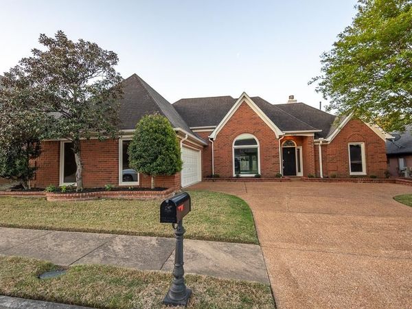 7483 MULLIGAN LN, Cordova, TN 38018