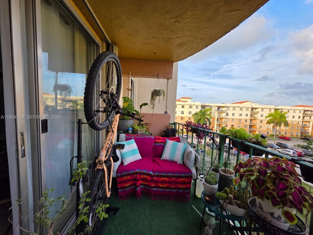 9360 Fontainebleau Blvd, Unit 503, Miami, FL 33172 Photo