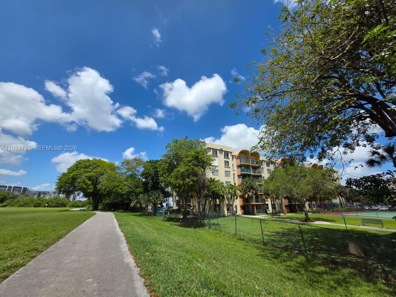 9360 Fontainebleau Blvd, Unit 503, Miami, FL 33172 Photo