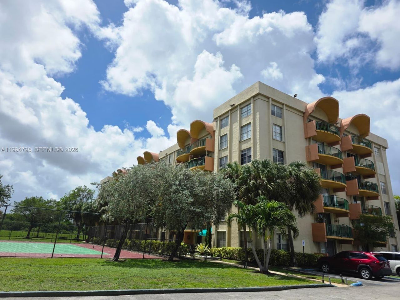 9360 Fontainebleau Blvd, Unit 503, Miami, FL 33172 Photo