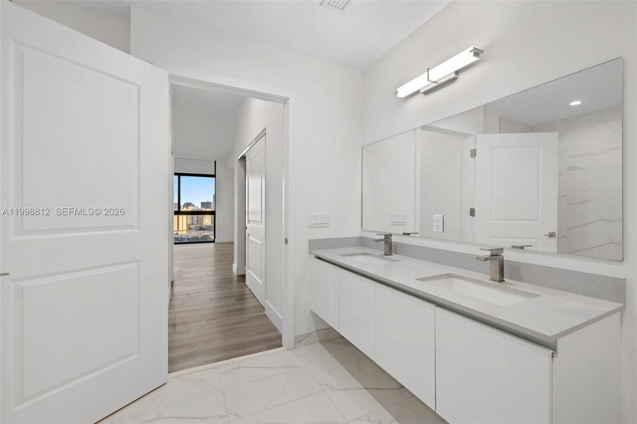 101 Diplomat Pkwy, Unit 1004, Hallandale Beach, FL 33009 Photo
