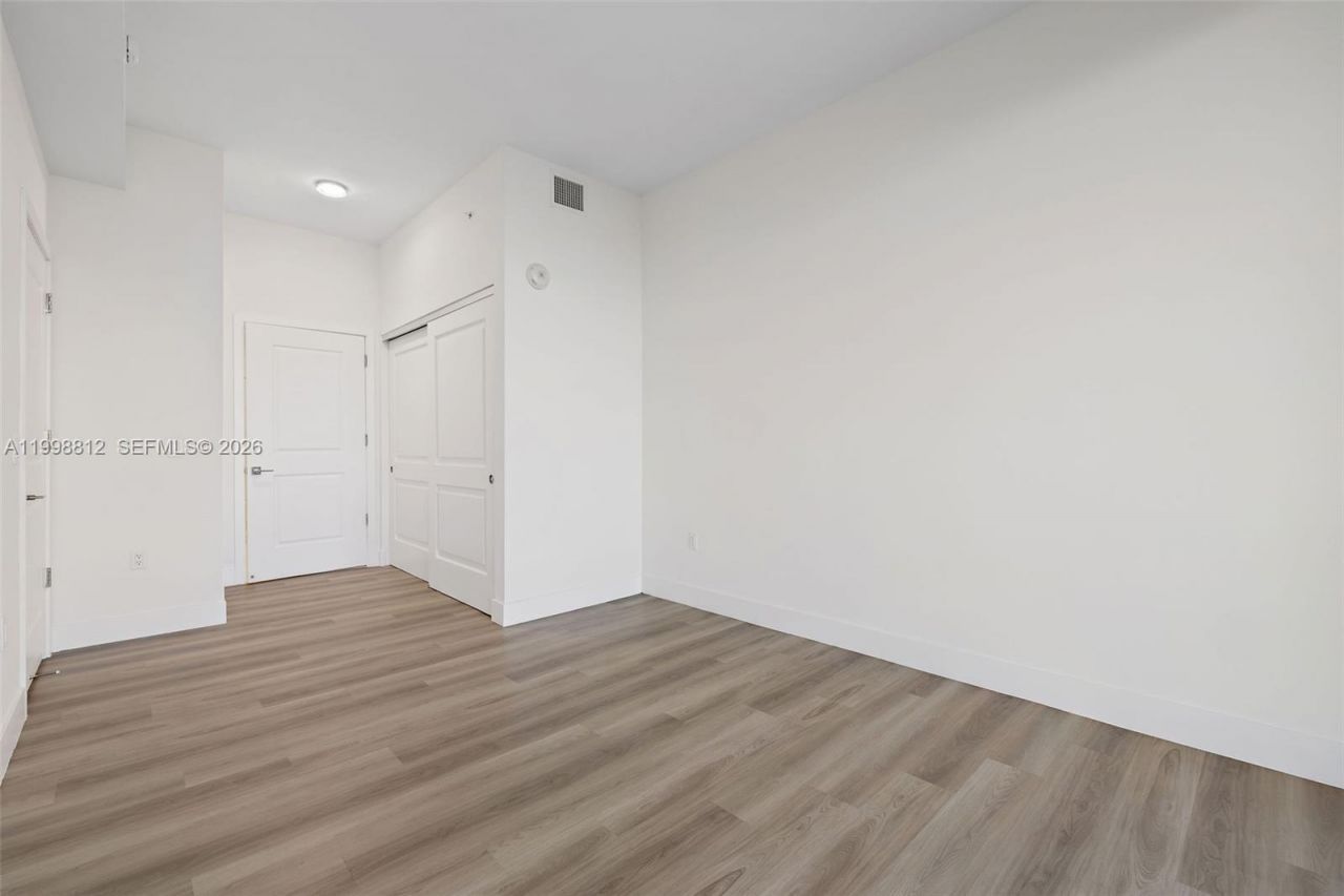 101 Diplomat Pkwy, Unit 1004, Hallandale Beach, FL 33009 Photo