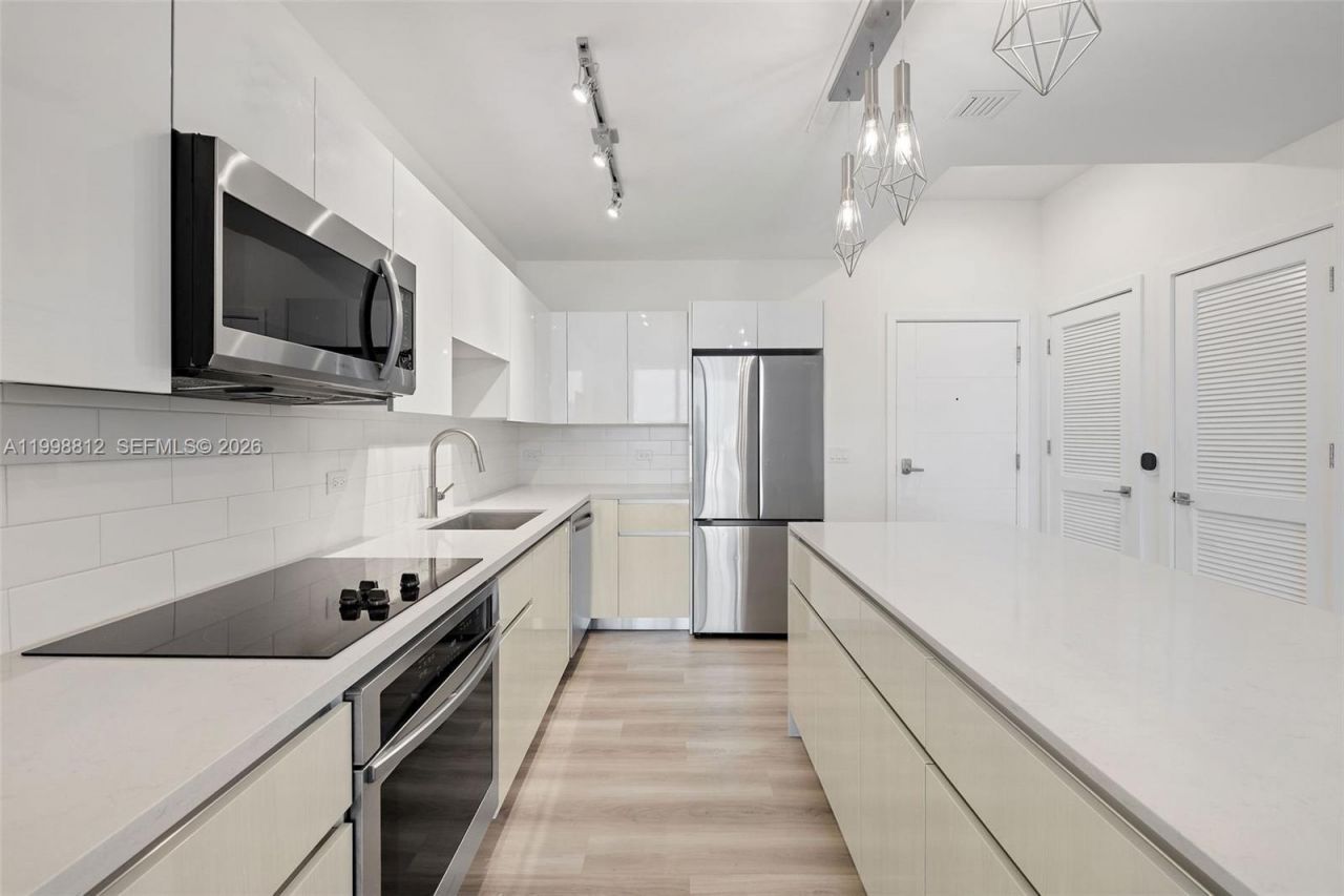 101 Diplomat Pkwy, Unit 1004, Hallandale Beach, FL 33009 Photo