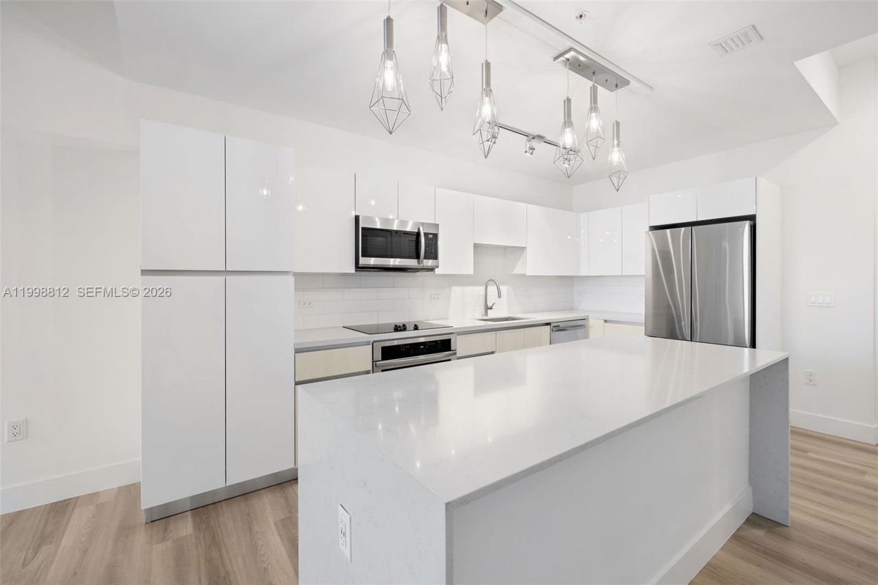 101 Diplomat Pkwy, Unit 1004, Hallandale Beach, FL 33009 Photo
