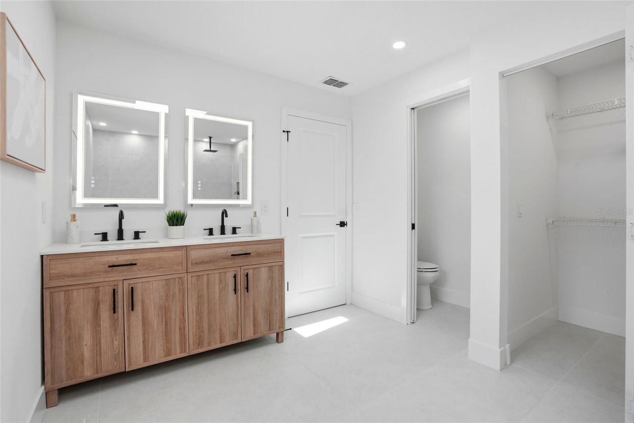 4816 79th Avenue Plaza E, Sarasota, FL 34243 Photo