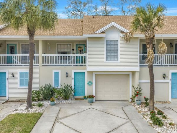 228 SUN VISTA COURT N, Unit 70, TREASURE ISLAND, FL 33706