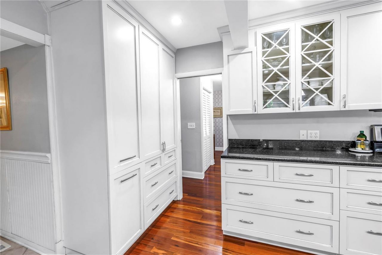 6505 Cedar Street Ne, Saint Petersburg, FL 33702 Photo