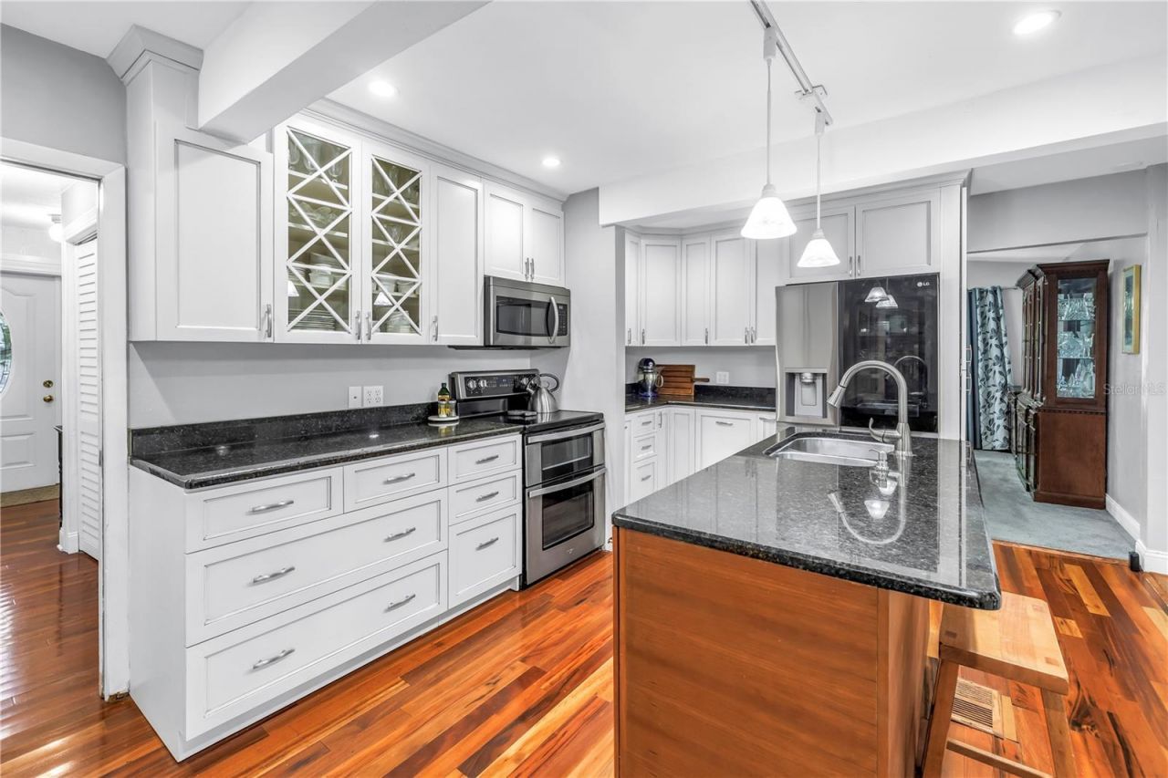 6505 Cedar Street Ne, Saint Petersburg, FL 33702 Photo