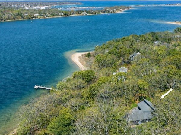 309 Barnes, Oak Bluffs, MA 02557