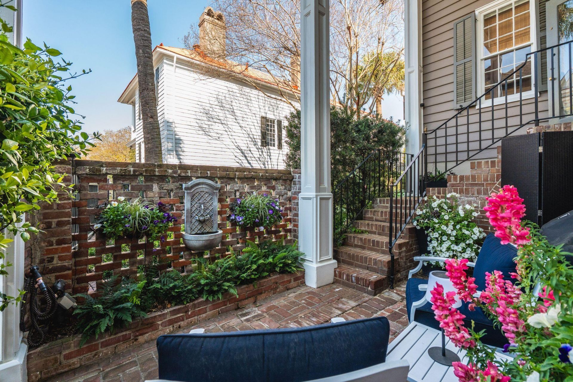 18 Water Street Photo 7