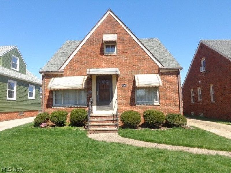 5706 Brownfield Drive, Parma, OH 44129 Photo 1