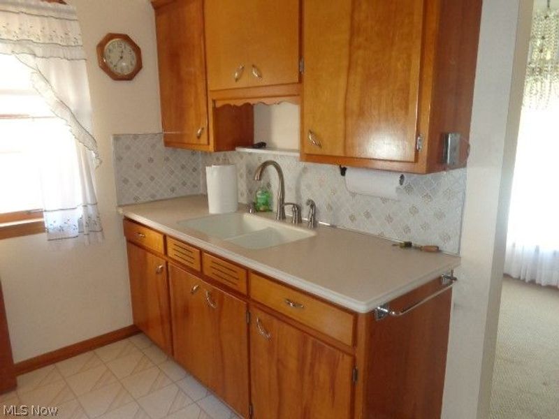 5706 Brownfield Drive, Parma, OH 44129 Photo 10