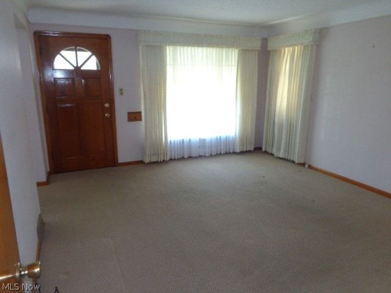 5706 Brownfield Drive, Parma, OH 44129 Photo 7