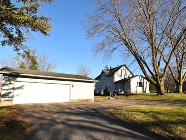 581 2nd Avenue E, Zumbrota, MN 55992