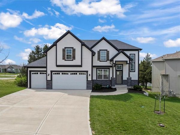 15511 Spruce Street, Basehor, KS 66007