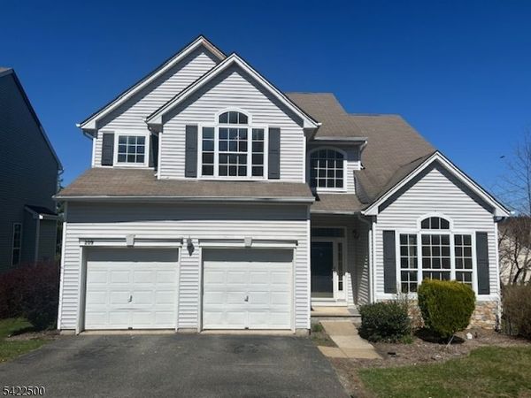 209 Winding Hill Dr, Mount Olive, NJ 07840
