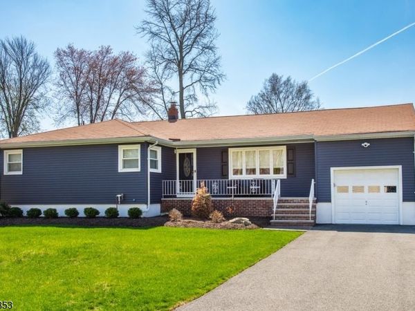 15 Green Meadows Rd, Fairfield, NJ 07004