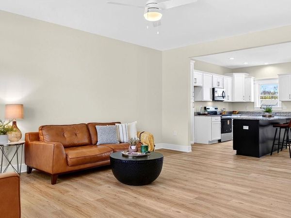 135 LANGLEY DR, WAYNESBORO, VA 22980