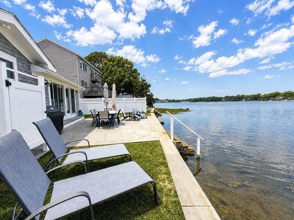 24 Cove St, Wareham, MA 02558