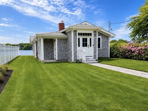 24 Cove St, Wareham, MA 02558