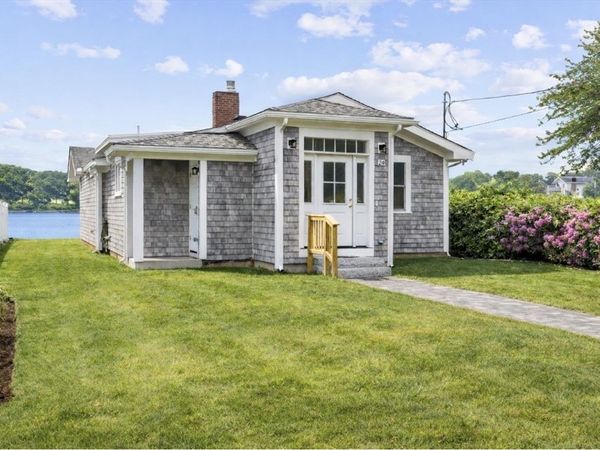 24 Cove St, Wareham, MA 02558