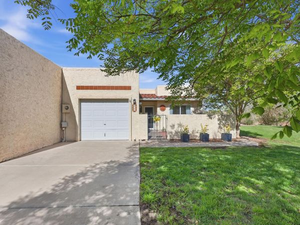 616 Eastlake Drive SE, Rio Rancho, NM 87124