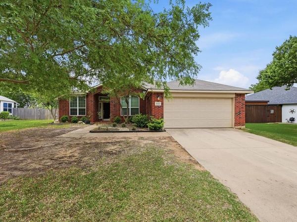 1626 Mallard Drive , Corinth, TX 76210