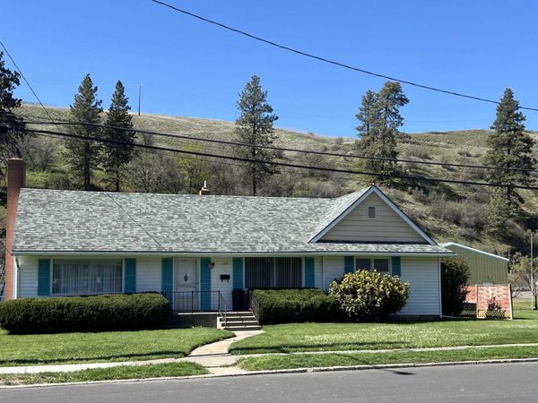 1109 N Morton St, Colfax, WA 99111