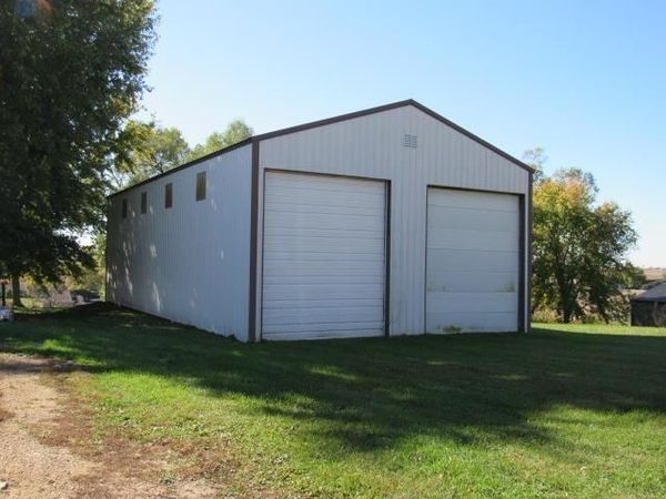 503 West Grove Street , Wyoming, IA 52362