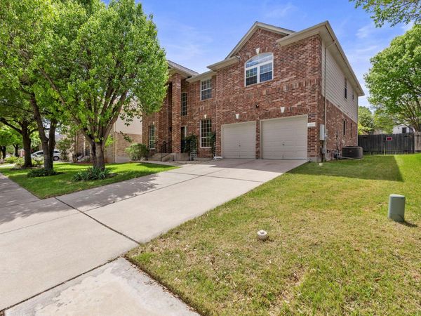 1100 Vanderbilt CIR, Pflugerville, TX 78660