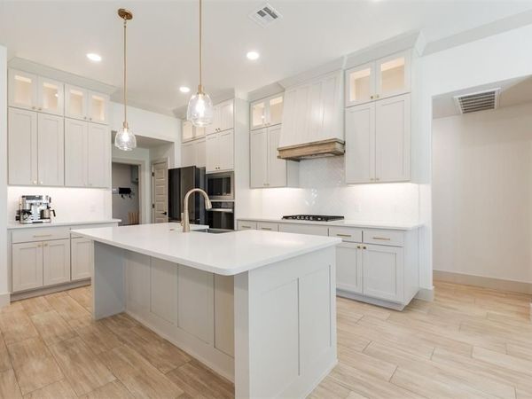 9500 Sultans Water Way, Yukon, OK 73099