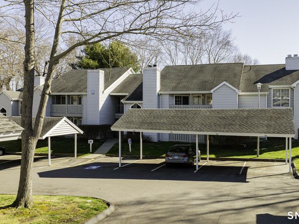 82 Crown Knoll , Unit 152, Groton, CT 06340