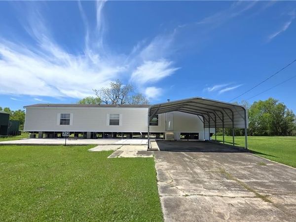 712 BURAS RIVER Road, Buras, LA 70041