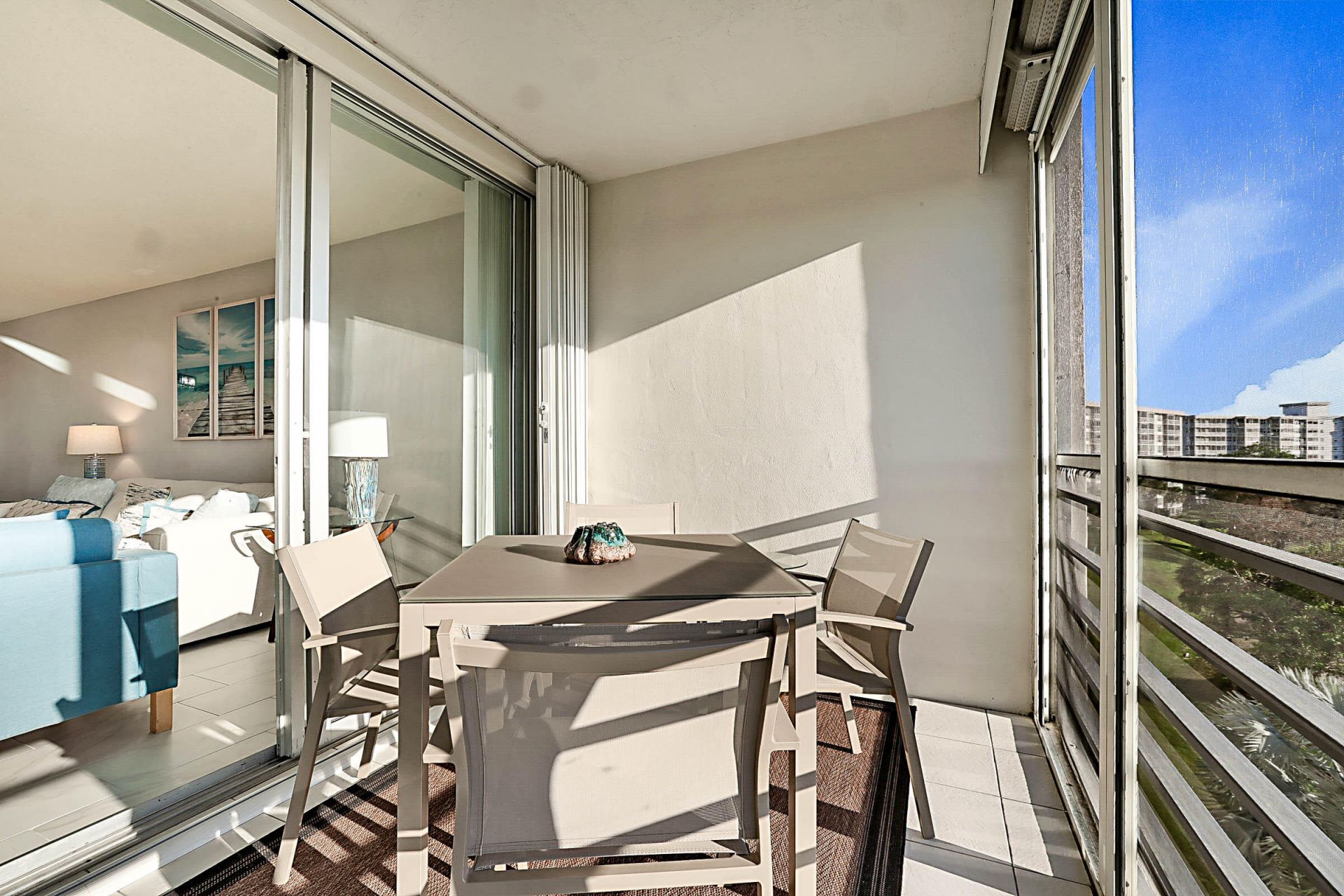 575 Oaks Lane, Unit 703, Pompano Beach, FL 33069 Photo