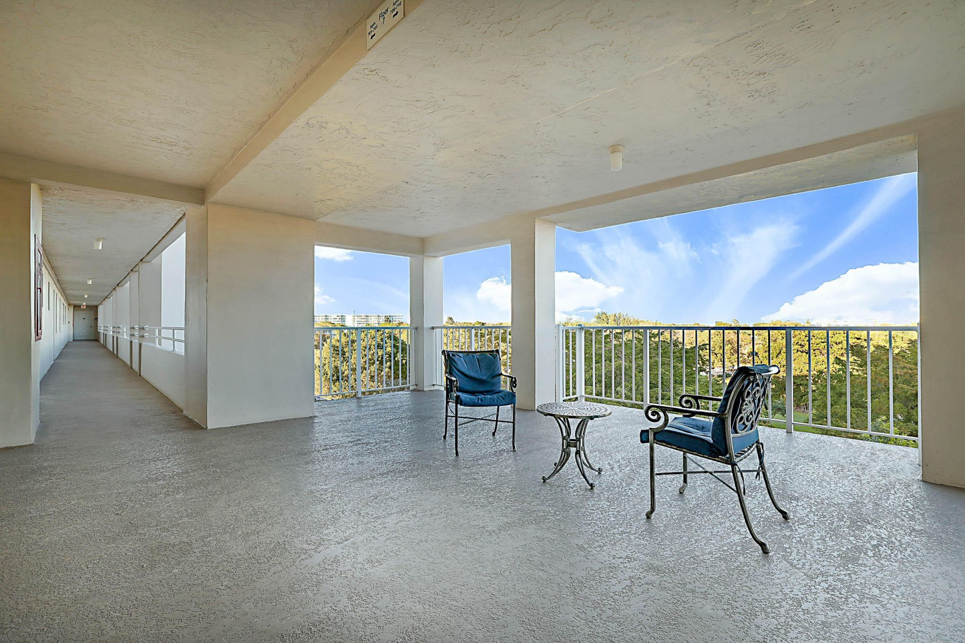 575 Oaks Lane, Unit 703, Pompano Beach, FL 33069 Photo