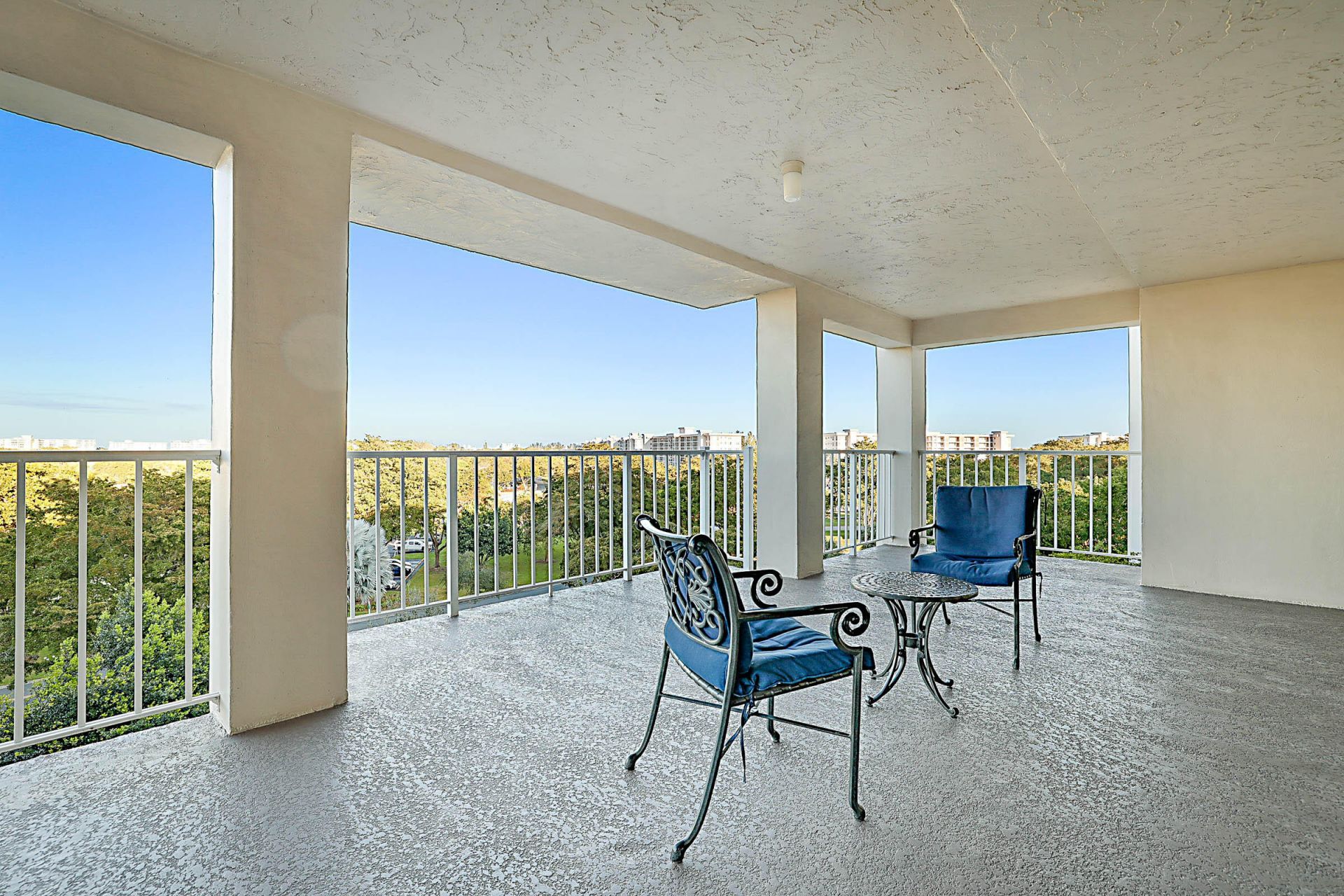 575 Oaks Lane, Unit 703, Pompano Beach, FL 33069 Photo