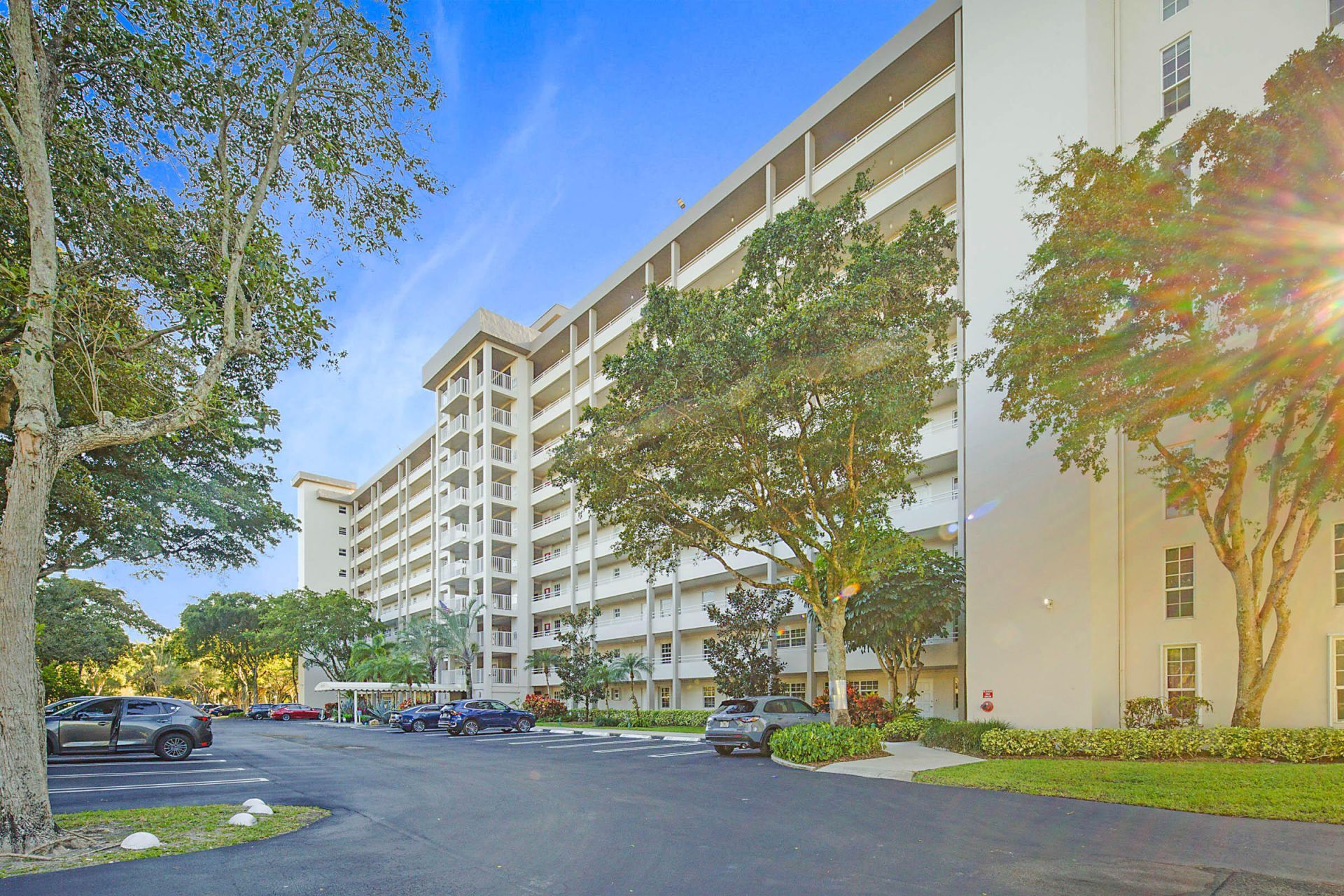 575 Oaks Lane, Unit 703, Pompano Beach, FL 33069 Photo