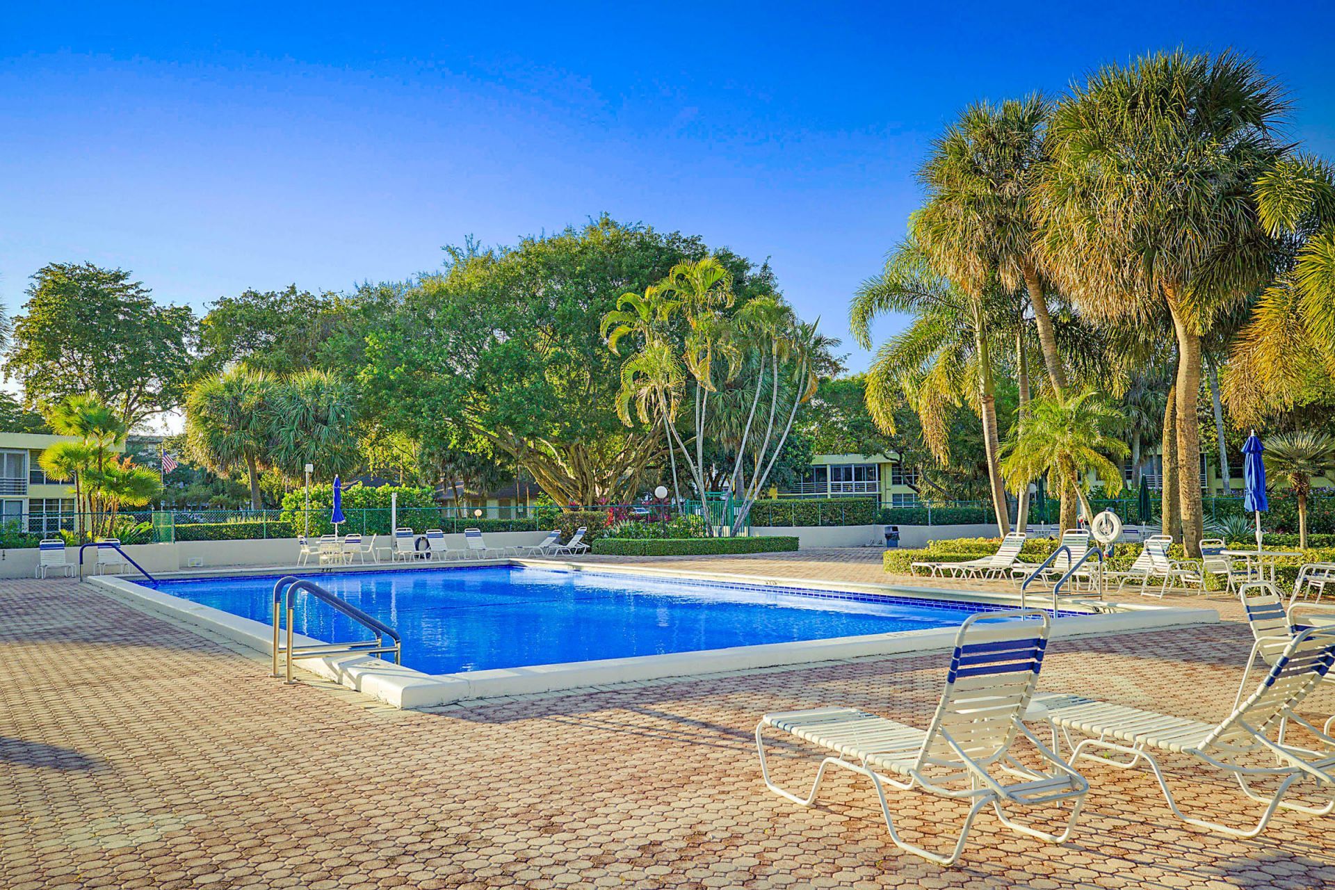 575 Oaks Lane, Unit 703, Pompano Beach, FL 33069 Photo