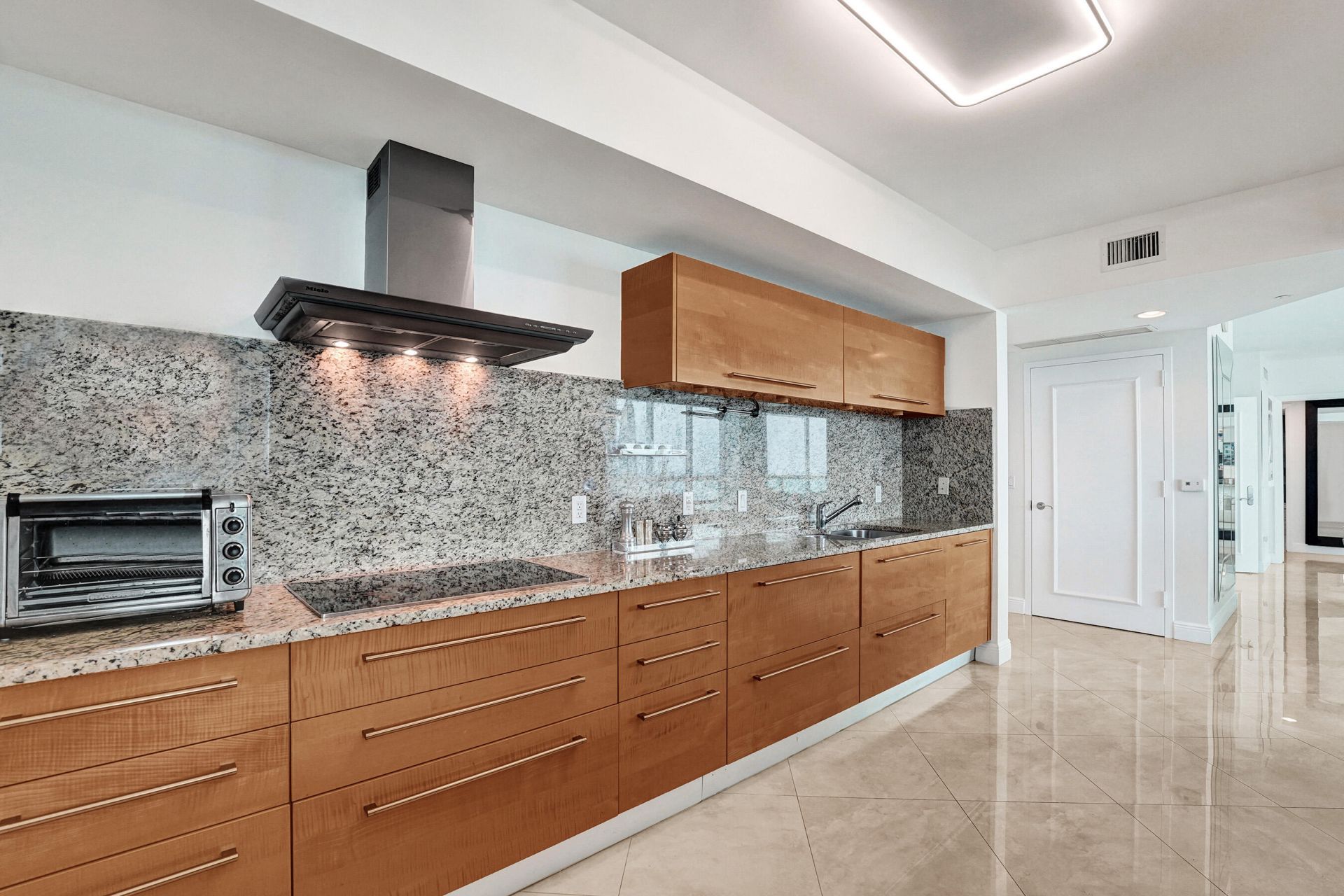 101 S Fort Lauderdale Beach Boulevard, Unit 1107, Fort Lauderdale, FL 33316 Photo