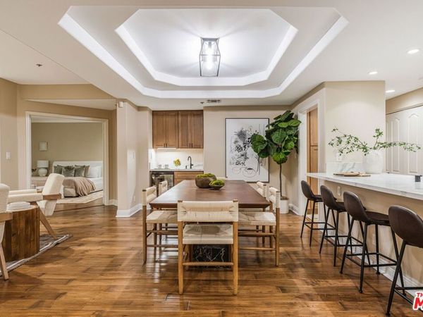 575 S Barrington Avenue, Unit 107, Los Angeles, CA 90049