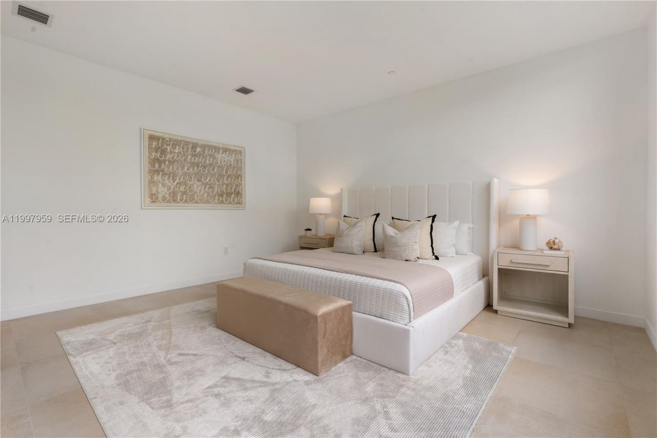 1135 103rd St, Unit 203, Bay Harbor Islands, FL 33154 Photo