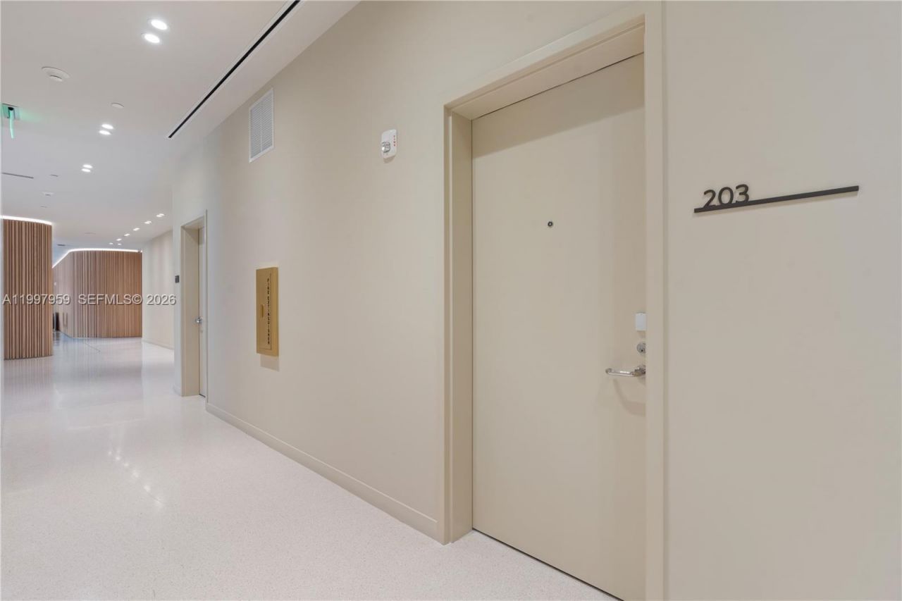 1135 103rd St, Unit 203, Bay Harbor Islands, FL 33154 Photo