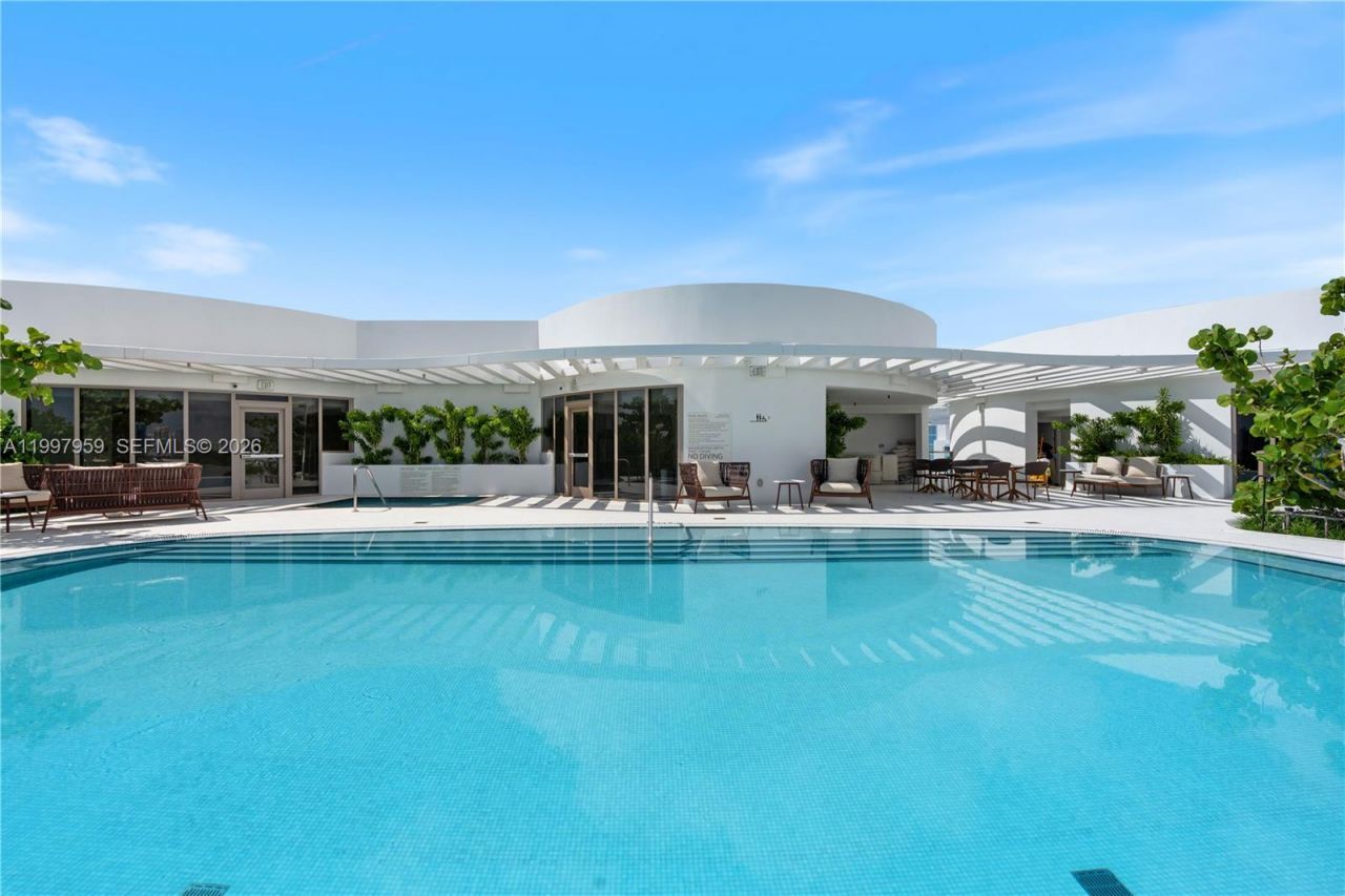 1135 103rd St, Unit 203, Bay Harbor Islands, FL 33154 Photo