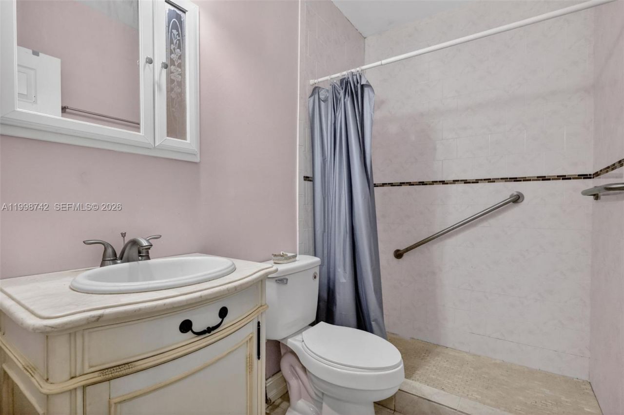 733 W 33rd St, Hialeah, FL 33012 Photo